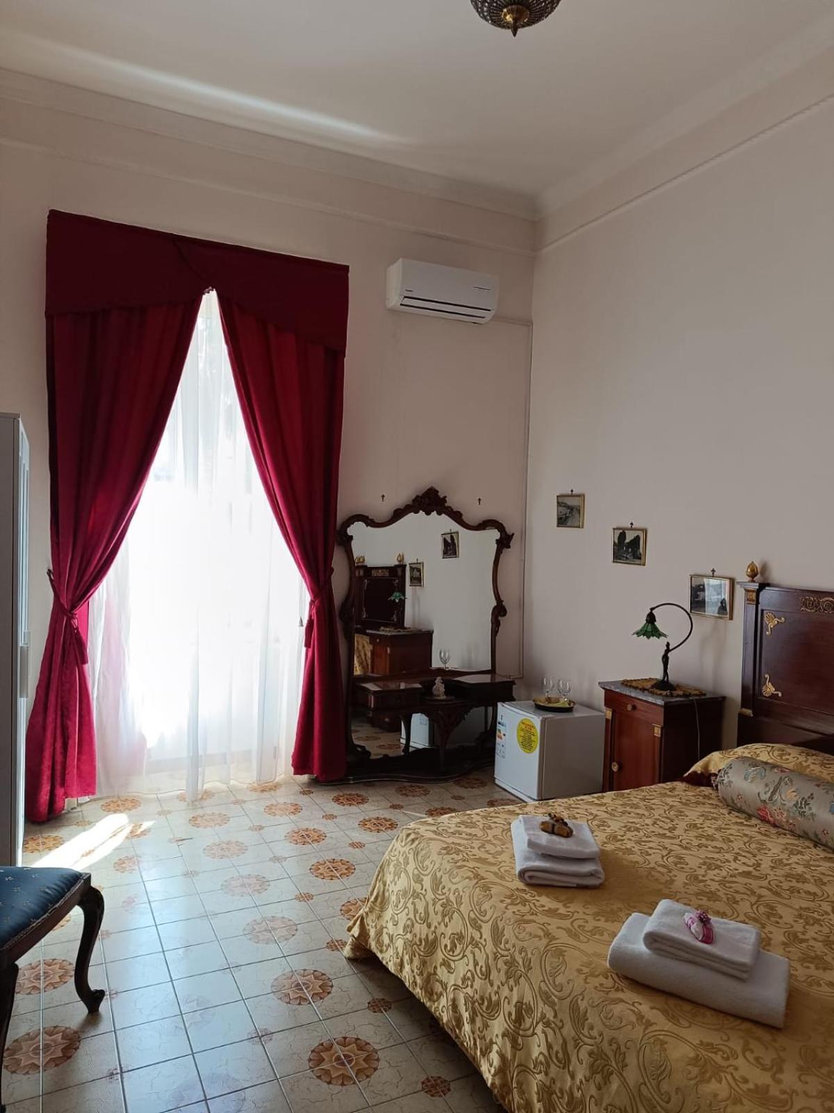 Well Come - Museo Naples Luaran gambar